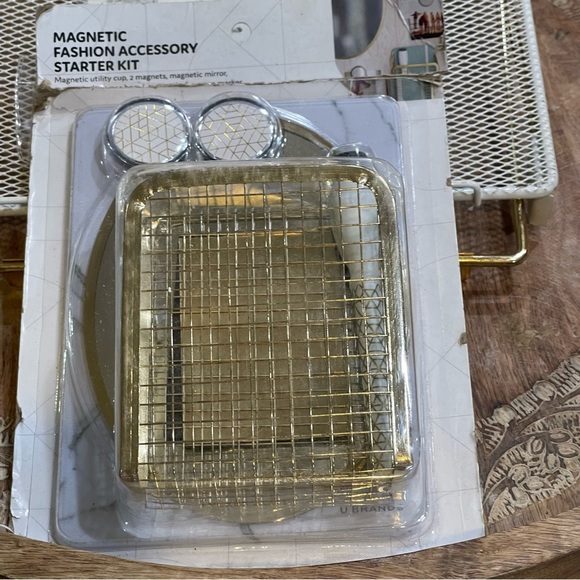 Locker Style mesh 12” shelf & magnetic starter kit - Picture 11 of 11